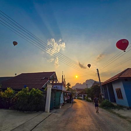 Saphaothong Guesthouse Vang Vieng Buitenkant foto
