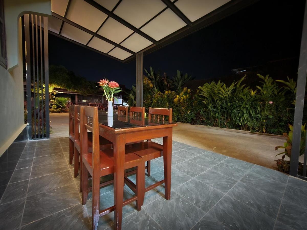 Saphaothong Guesthouse Vang Vieng Buitenkant foto