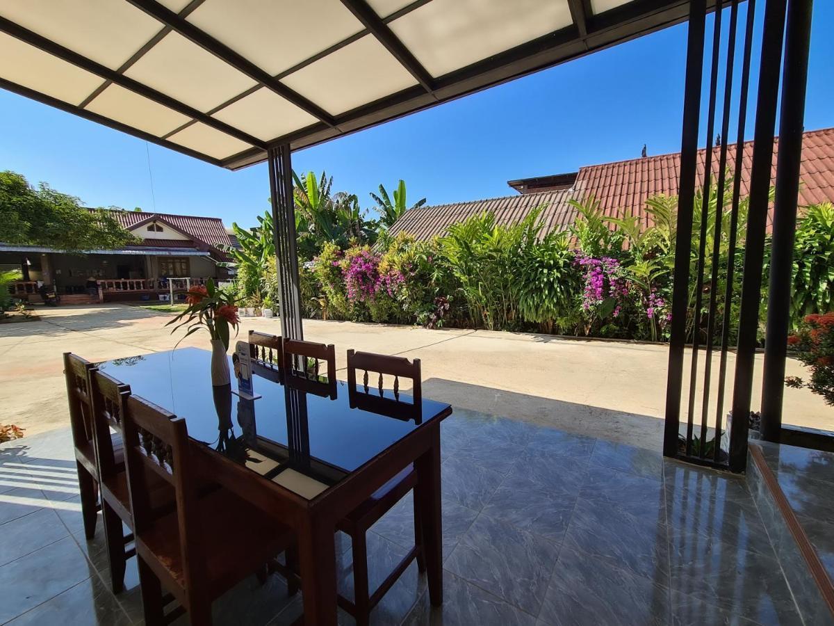 Saphaothong Guesthouse Vang Vieng Buitenkant foto