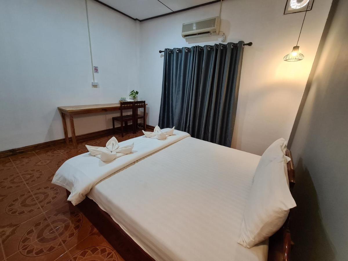 Saphaothong Guesthouse Vang Vieng Buitenkant foto
