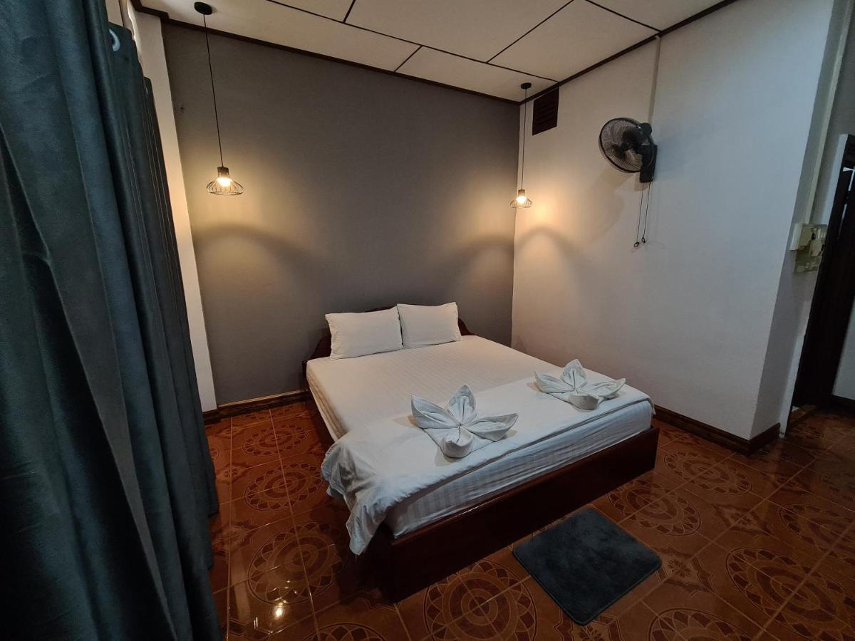 Saphaothong Guesthouse Vang Vieng Buitenkant foto