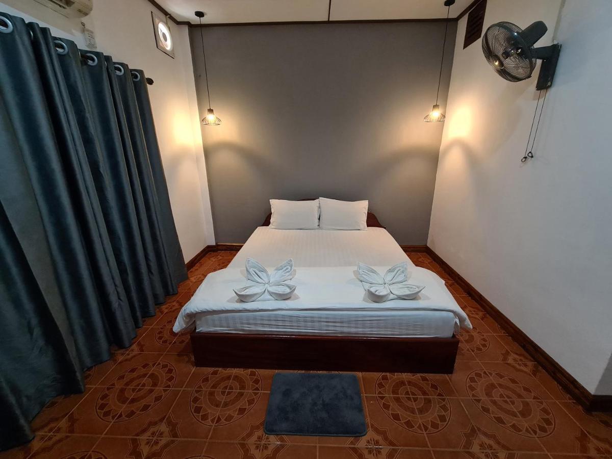 Saphaothong Guesthouse Vang Vieng Buitenkant foto