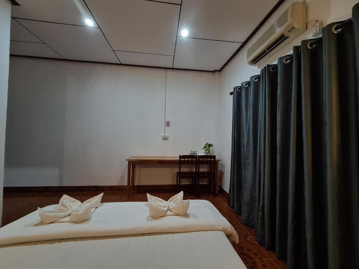 Saphaothong Guesthouse Vang Vieng Buitenkant foto