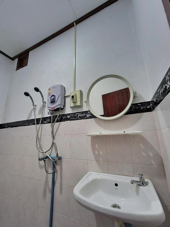 Saphaothong Guesthouse Vang Vieng Buitenkant foto