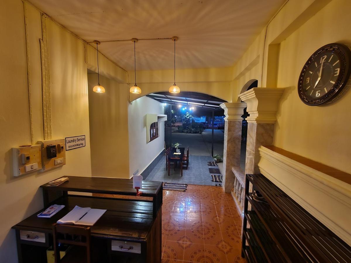 Saphaothong Guesthouse Vang Vieng Buitenkant foto