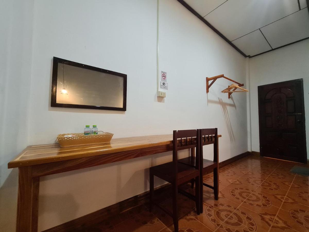 Saphaothong Guesthouse Vang Vieng Buitenkant foto