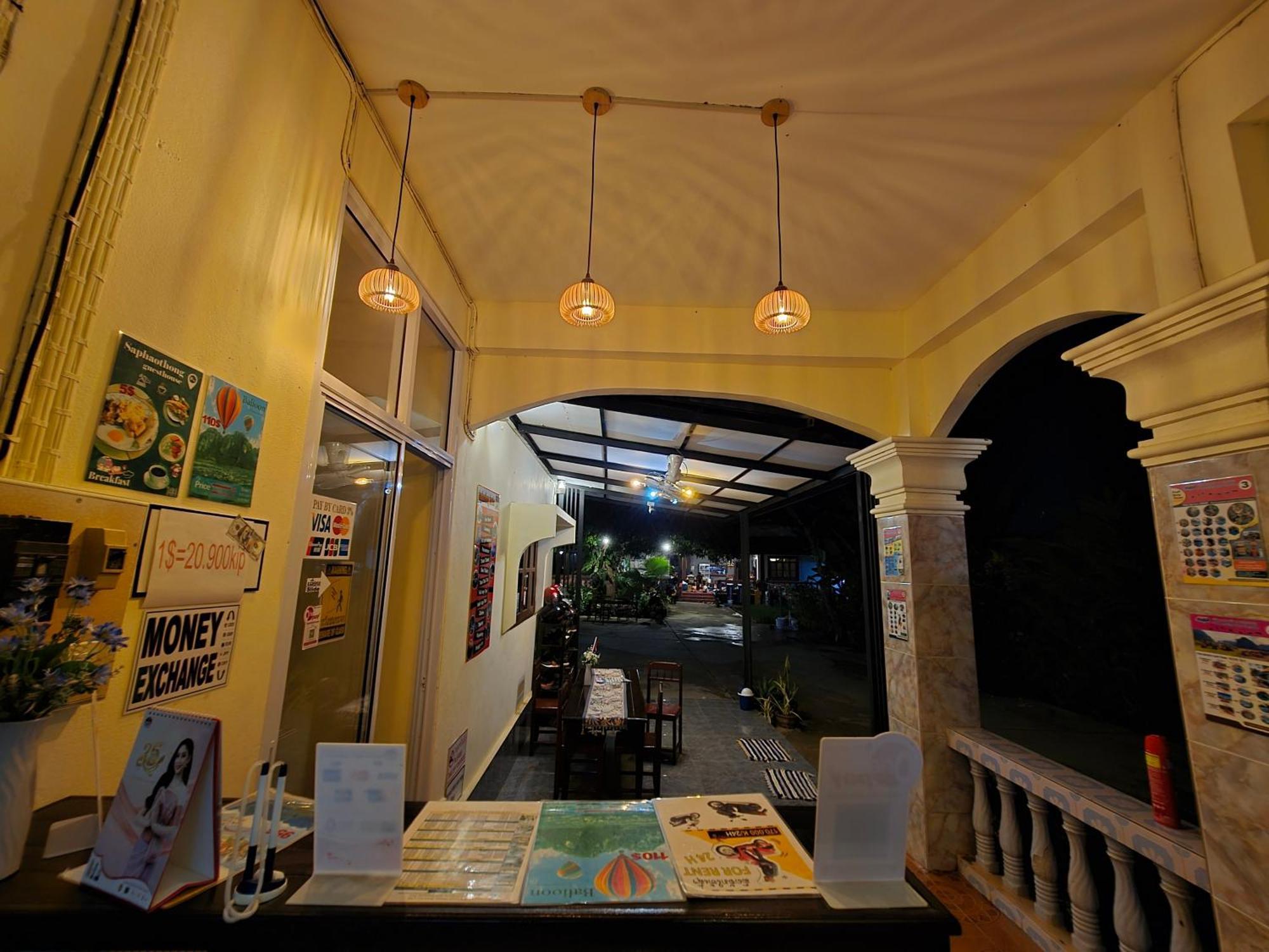 Saphaothong Guesthouse Vang Vieng Buitenkant foto