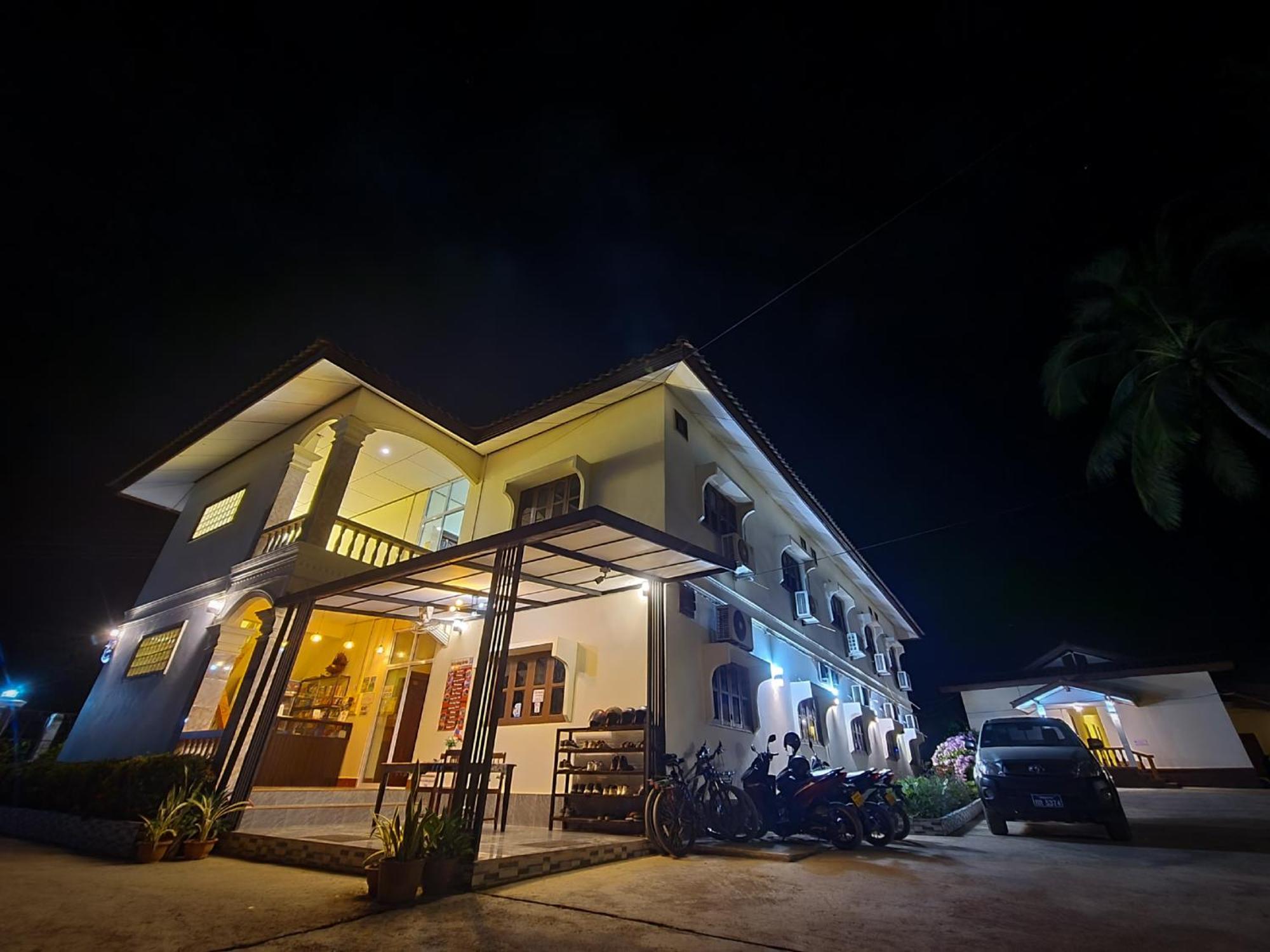 Saphaothong Guesthouse Vang Vieng Buitenkant foto