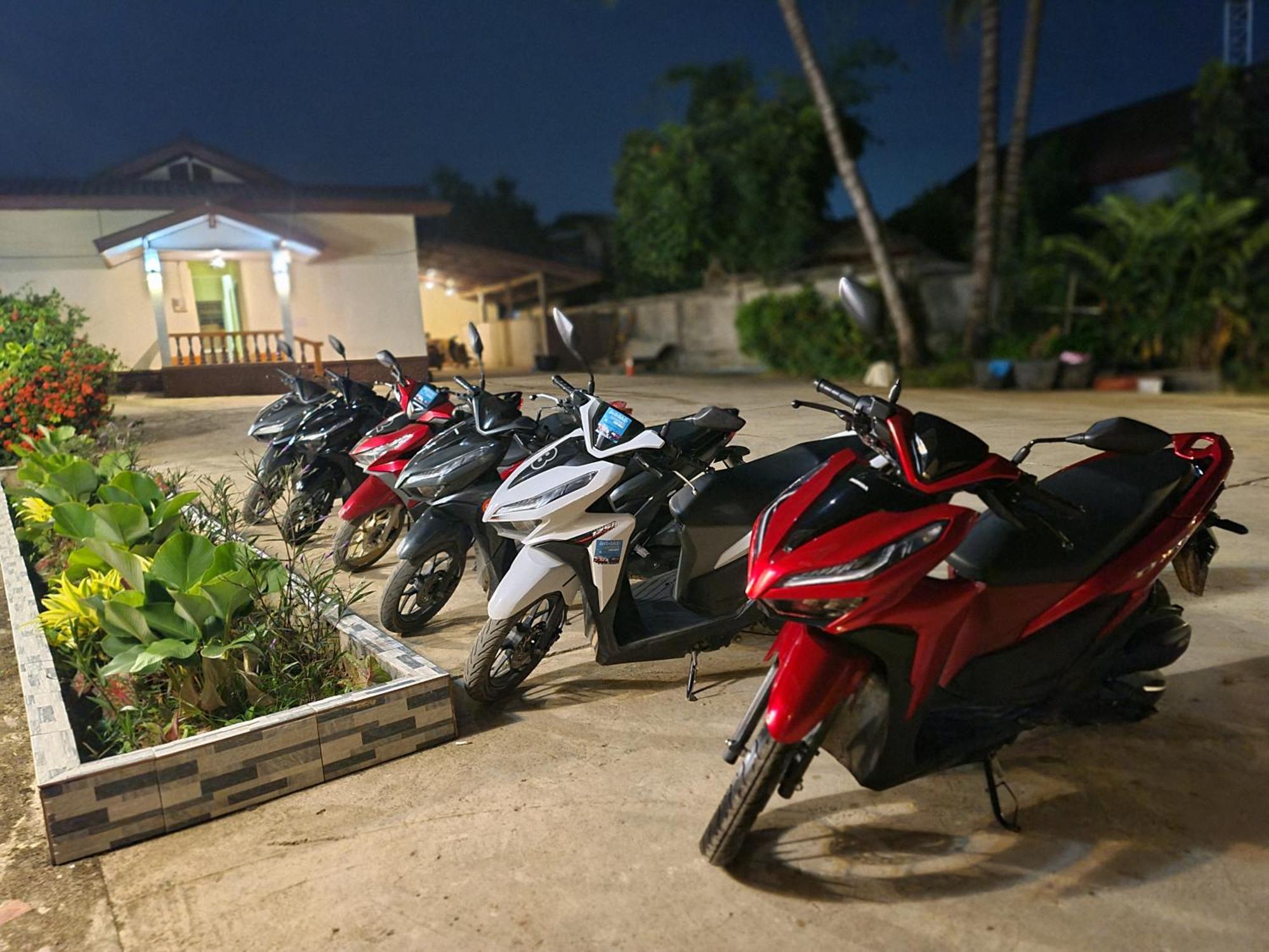 Saphaothong Guesthouse Vang Vieng Buitenkant foto